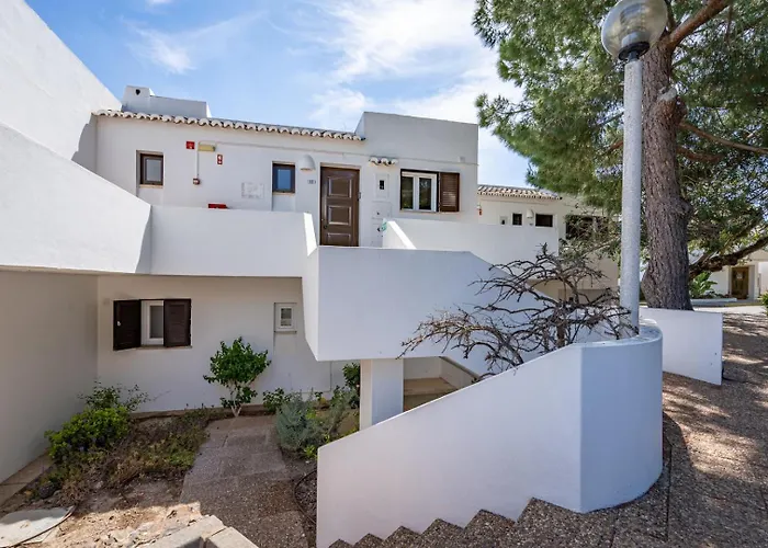 Apartment Sunny Flat With A Balcony & Pool By Hostwise *