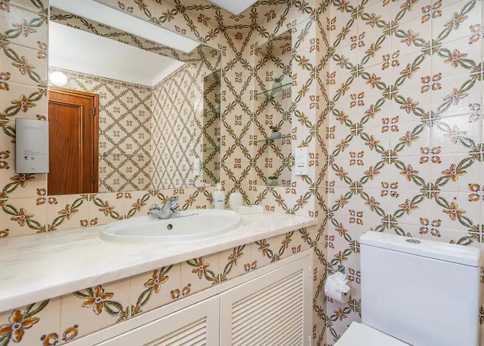 Sunny Flat With A Balcony & Pool By Hostwise *