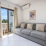 Sunny Flat With A Balcony & Pool By Hostwise * אלבופיירה